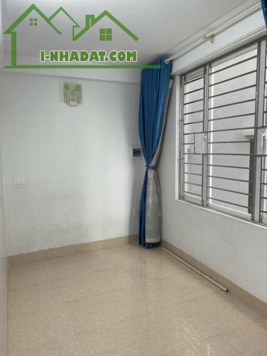 Nhà ngõ 44 Đức Giang 70m2x4 tầng, nhà thoáng trước sau, nhà đẹp, ở ngay, 6.4 tỷ 0976285499