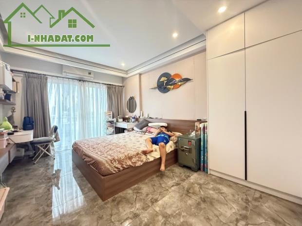 Ô TÔ ĐỖ CỬA - NGÕ RỘNG MÊNH MÔNG- CÁCH Ô TÔ TRÁNH 30M -LÕI HAI BÀ TRƯNG-45M- NHỈNH 9 TỶ - 2