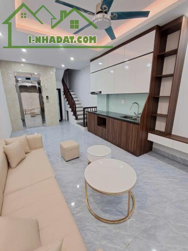 BÁN SIÊU PHẨM NHÀ ĐẸP - THANG MÁY - Ô TÔ ĐỖ CỔNG - KHU VỰC TRUNG TÂM - NỘI THẤT ĐẸP