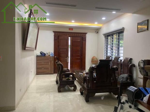 Bán nhà phân lô ô tô Đường Láng, Đống Đa. 86 m2, 5T, Mt 5,7m. Thang máy KD, VP cho thuê. - 1
