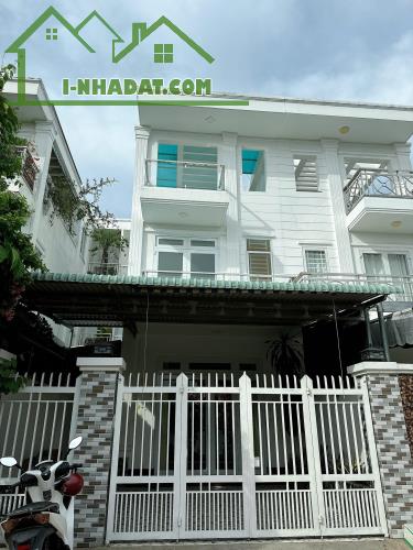 Cho thuê nhà khu đô thị Hưng Phú,có nội thất