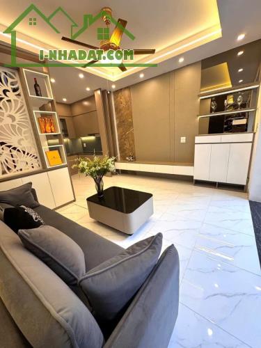Em Cần Bán Nhà Trương Định Hoàng Mai – Ô Tô Qua – 32m 5 Tầng Tặng Nội Thất, 5,9 Tỷ. - 3
