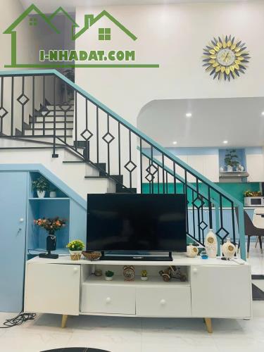 Nhà 3 tầng kiệt Hàn Mạc Tử . Full nội thất xịn xò. Giá : 3tỷ950 thương lượng - 4