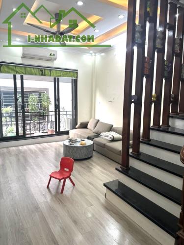 ✅ HIẾM  CỔ LINH BÁN NHÀ DÂN XÂY 56m2- 5T-HƠN 9TỶ- FULL NỘI THẤT TIỀN TỶ - 2