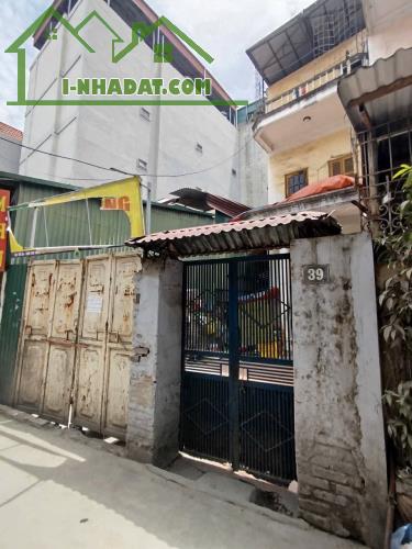 Bán nhà riêng Đường Láng, Đống Đa. 113 m2 x Mt 5,5m. Lô góc 2 thoáng ô tô xây CCMN, VP.