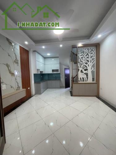 Bán Nhà 6 Tầng Vip Phố Tư Đình Long Biên Chỉ 6.3 Tỷ Vị Trí Siêu Đẹp ÔTô Chạy Vòng Quanh - 4