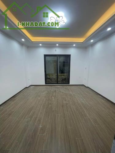 Bán Nhà 6 Tầng Vip Phố Tư Đình Long Biên Chỉ 6.3 Tỷ Vị Trí Siêu Đẹp ÔTô Chạy Vòng Quanh - 2
