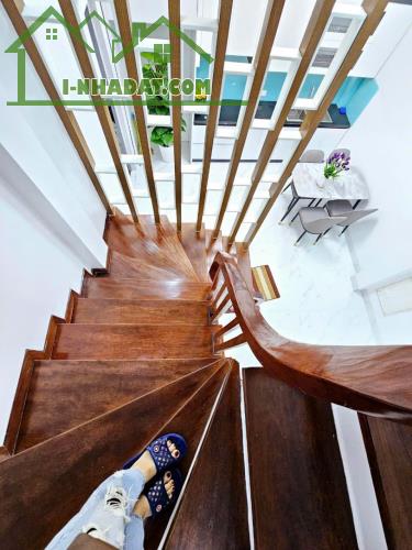 Bán Nhà Mỹ Đình 5 Tầng, Ngõ Ô TÔ 30,5m2- Gần Chợ, Trường, Bến Xe