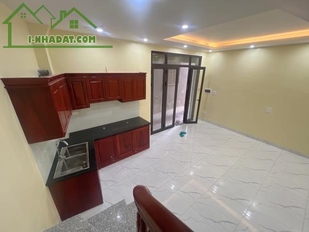 PHỐ LỤA LÔ GÓC 5 TẦNG MỚI, MẶT TIỀN RỘNG 6,45 tỷ - 1