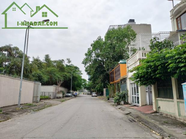 Bán nhà phố Nguyễn Gia Bồng, Ngọc Thụy 176 2T MT7.56m giá 45 tỷ, ô tô tránh đỗ ngày đêm - 2