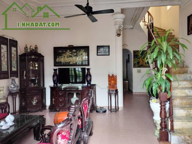 Bán nhà phố Nguyễn Gia Bồng, Ngọc Thụy 176 2T MT7.56m giá 45 tỷ, ô tô tránh đỗ ngày đêm - 1