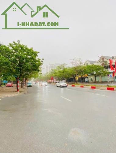 Chủ nhờ bán nhà Nguyễn Văn Cừ, 62m, ngõ thông, thang máy, hơn 10 tỷ. - 2
