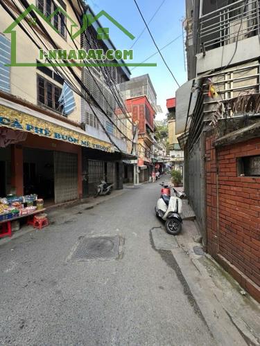 Bán nhà phố Lò Đúc, 29/31m2 - Mặt tiền 4,3m, 3 tầng, ngõ thông, 50m ra mặt phố - 5,75 Tỷ