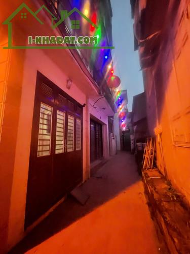 NHÀ ĐẸP CỔ NHUẾ 32M2X5T, Ở NGAY, FULL NỘI THẤT GIÁ CHỈ 6,4 TỶ CTL