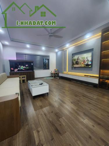 HÀO NAM - LÔ GÓC VỊ TRÍ ĐẸP - Ô TÔ ĐỖ NGÀY ĐÊM - KINH DOANH ĐA DẠNG - GẦN 90M² NHỈNH 21 TỈ