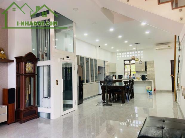 Bán Nhà MT Ngô Quang Huy Thảo Điền,Quận 2 DT:203m2(9mx23m) Vị Trí Kinh Doanh-Giá 65 Tỷ TL - 5