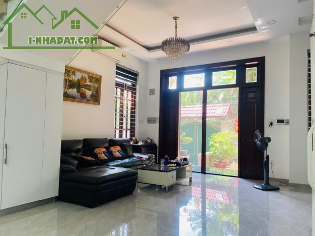 Bán Nhà MT Ngô Quang Huy Thảo Điền,Quận 2 DT:203m2(9mx23m) Vị Trí Kinh Doanh-Giá 65 Tỷ TL - 2
