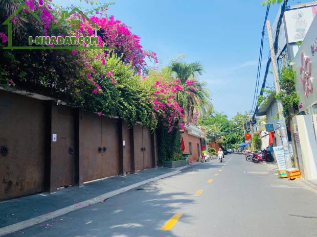 Bán Nhà MT Ngô Quang Huy Thảo Điền,Quận 2 DT:203m2(9mx23m) Vị Trí Kinh Doanh-Giá 65 Tỷ TL