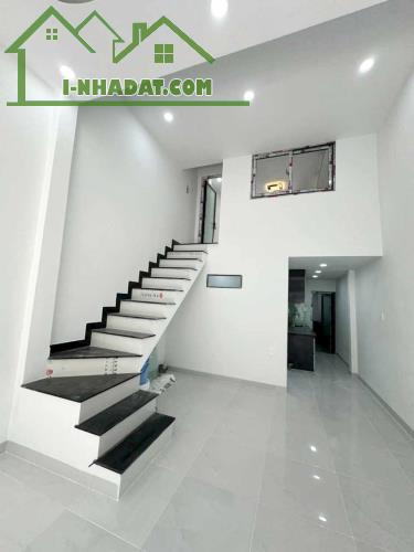TRUNG TÂM TÂN PHÚ NGAY CHỢ VẢI PHÚ THỌ HÒA - NHÀ ĐẸP Ở NGAY - 52M2 (4x13) - CHỈ NHỈNH 4 TỶ - 1