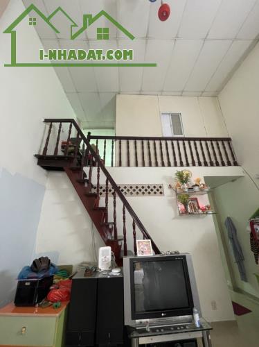 Bán nhà DT 58m2, Hẻm xe hơi Đường Cách Mạng, Q. Tân Phú - 2