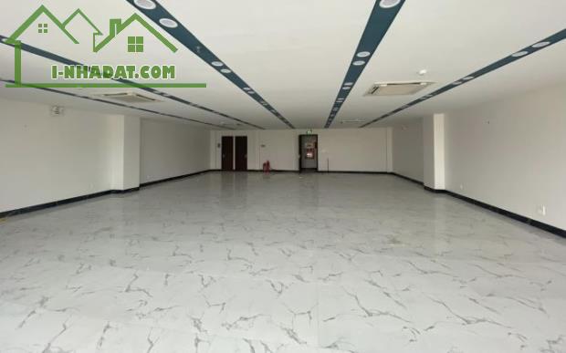 Giảm Chào Bán Gấp Toà Văn Phòng 8T, DT 200M MT 11M Mặt Đường Phạm Văn Đồng KD 400T/Tháng. - 1