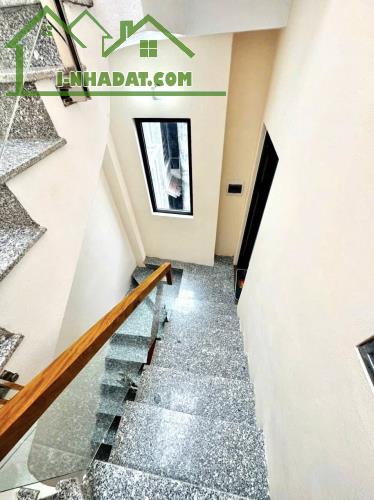 BÁN NHÀ 5 TẦNG VĂN CHƯƠNG 40M2 ĐỐNG ĐA 7.6 TỶ NHÀ MỚI XÂY NÊN RẤT ĐẸP BAGAC XE MÁY TRÁNH - 1