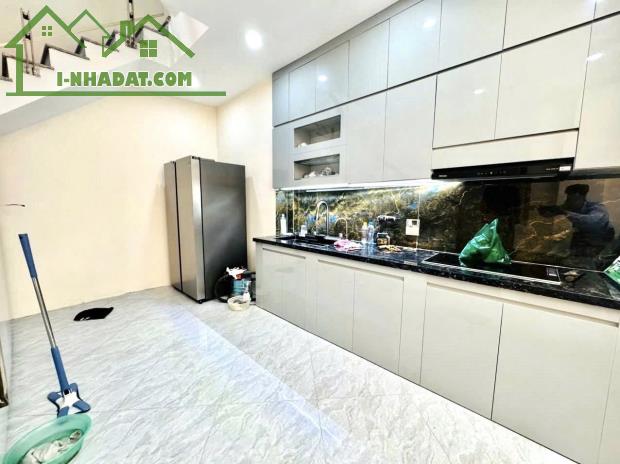 BÁN NHÀ 5 TẦNG VĂN CHƯƠNG 40M2 ĐỐNG ĐA 7.6 TỶ NHÀ MỚI XÂY NÊN RẤT ĐẸP BAGAC XE MÁY TRÁNH - 3
