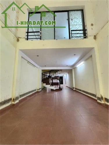 KHU VIP BÀN CỜ - VỈA HÈ ĐƯỜNG 8M - 5 TẦNG BTCT - 8PHÒNG CỰC RỘNG. - 3