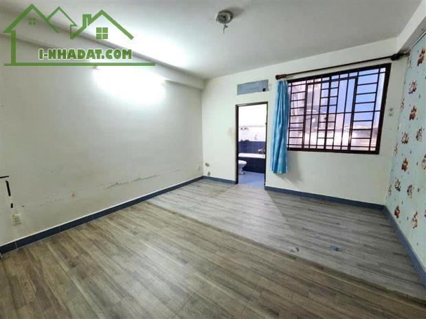 KHU VIP BÀN CỜ - VỈA HÈ ĐƯỜNG 8M - 5 TẦNG BTCT - 8PHÒNG CỰC RỘNG.