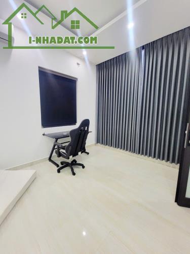 BÁN NHÀ LÔ GÓC SIÊU ĐẸP - MẶT TIỀN LẠC LONG QUÂN NGANG HƠN 6M - GIÁ CHỈ 14.9 TỶ