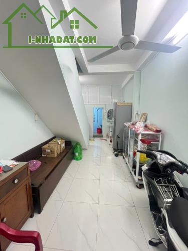 Bán nhà 2 lầu, khu VIP Mạc Vân P12-Q8