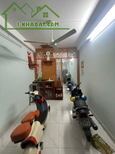 Bán nhà 2 lầu, khu VIP Mạc Vân P12-Q8 - 1