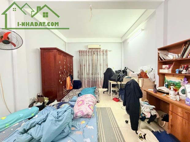 Bán nhà Ngõ 5 Hoàng Quốc Việt, diện tích 45m x 4 tầng, mặt tiền 4.1m, giá 11 Tỷ - 1