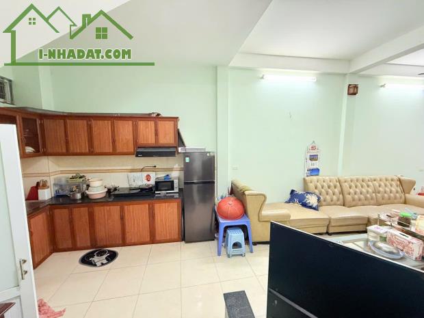Bán nhà Ngõ 5 Hoàng Quốc Việt, diện tích 45m x 4 tầng, mặt tiền 4.1m, giá 11 Tỷ - 3