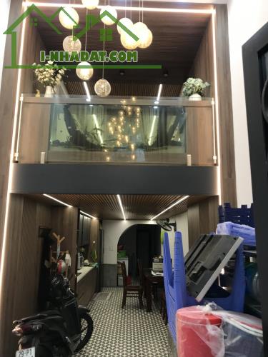 Bán nhà Phú Đô, Nam Từ Liêm, 45m2, 7 tầng, 8.65 tỷ, 25m ra mặt phố chính.