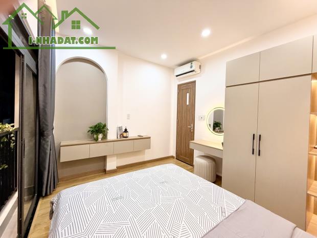 Nhà đẹp đầy đủ nội thất Bình Thạnh ở liền.