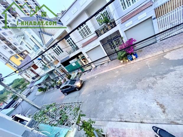 Bán nhà 4 Tầng Mây,đường nhựa 10m,hoàn công chuẩn chỉnh,gần Bcons - 1