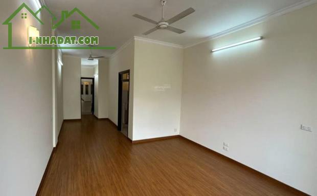 Cho thuê nhà Phố Trương Định, 45m2, 4.5 tầng, 3 ngủ, làm VP công ty, KD onl, ở gđ, 12tr - 3