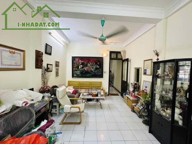 THÁI THỊNH - NGÕ THÔNG TO NHƯ PHỐ - VỈA HÈ - THANG MÁY - GẦN 80M² HƠN 30 TỈ -Ở SƯỚNG - 4