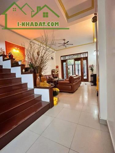 NHà đẹp phố Việt Hưng siêu phẩm