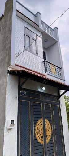 Bán gấp nhà 1 trệt 1 lầu 60M2 gần chợ Hưng Long, SR giá 1,6 tỷ (bớt lộc) - 2