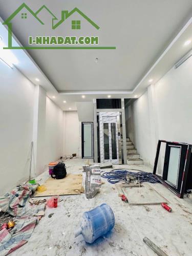 Bán nhà Đường Láng Đống Đa, 35m2, 7T thang máy, 8.8 tỷ nhà mới cứng ở ngay