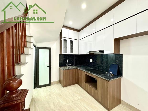 Bán nhà đẹp như hoa hậu, ở ngay, phố Thạch Bàn, Long Biên, alo ngay - 2