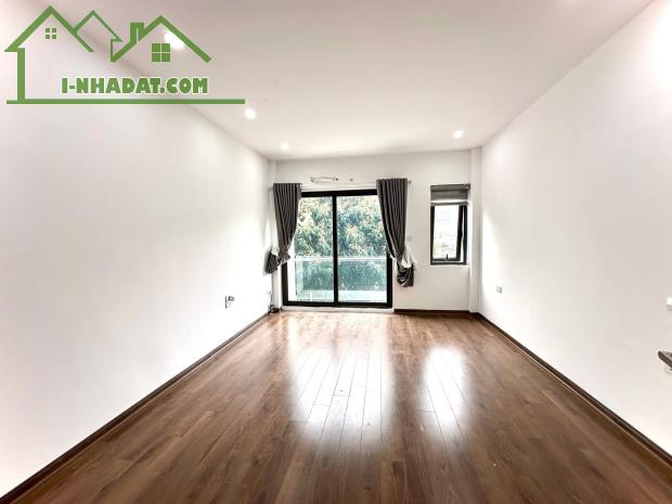 Bán nhà đẹp như hoa hậu, ở ngay, phố Thạch Bàn, Long Biên, alo ngay - 3