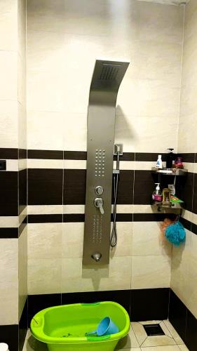 Cho thuê nhà 1 trệt 2 lầu 1 tum đường ô tô Hiệp Bình Chánh, 17tr/th