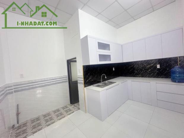 Nhà cấp 4 lô góc đường 8m , 40m2 ( 4x16 ) Lâm Thị Hố Q12 , Thu nhập 6tr/th , 4 tỷ nhỉnh - 5
