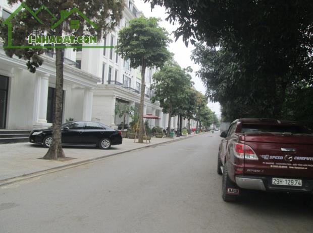 CC bán nhà liền kề Louis City Hoàng Mai mặt đường 18m, 95m2 chỉ 31 tỷ. LH 0989.62.6116 - 1
