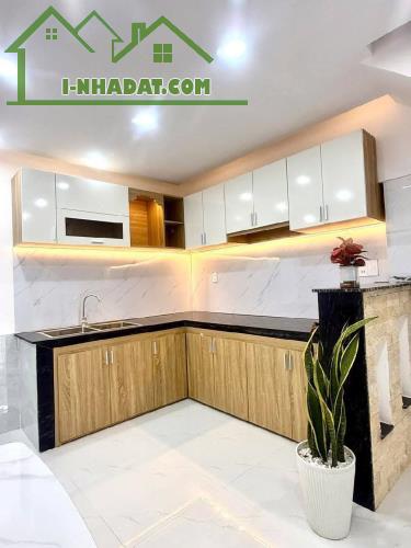 Chủ cần tiền trả nợ gấp nên ra nhanh căn nhà thủ đức sầm uất 2,1 tỷ - 1