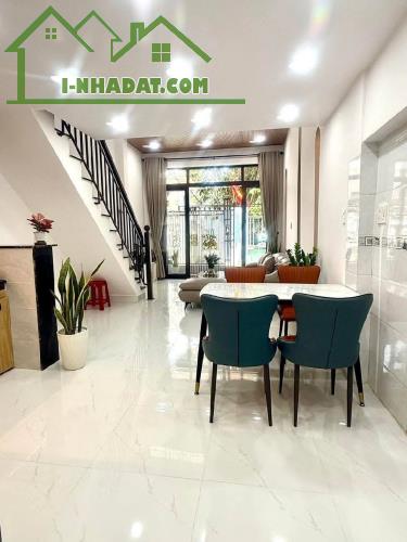 Chủ cần tiền trả nợ gấp nên ra nhanh căn nhà thủ đức sầm uất 2,1 tỷ
