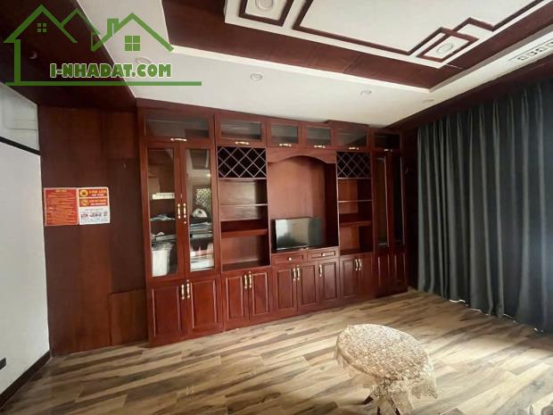 ĐỒNG CỔ - LÔ GÓC - 7 TẦNG THANG MÁY ĐỨC - 1 NHÀ RA PHỐ - Ô TÔ ĐỖ CỬA - KINH DOANH - 1